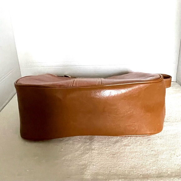 Tuscan’s Collection Genuine Leather Tan Brown Hobo Golden Hardware  Shoulder Bag - Picture 8 of 15